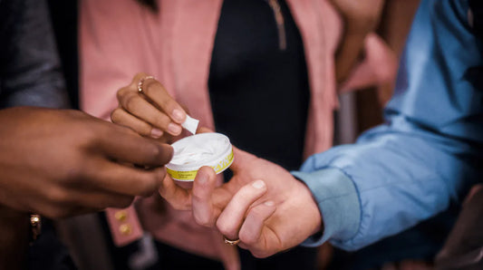 Como Descartar Pouches de Nicotina Responsavelmente: Dicas com ZYN Brasil